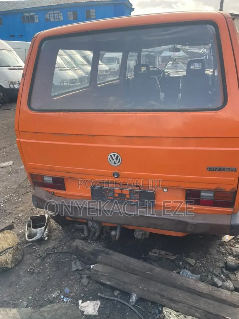 Volkswagen Transporter 2003 Orange