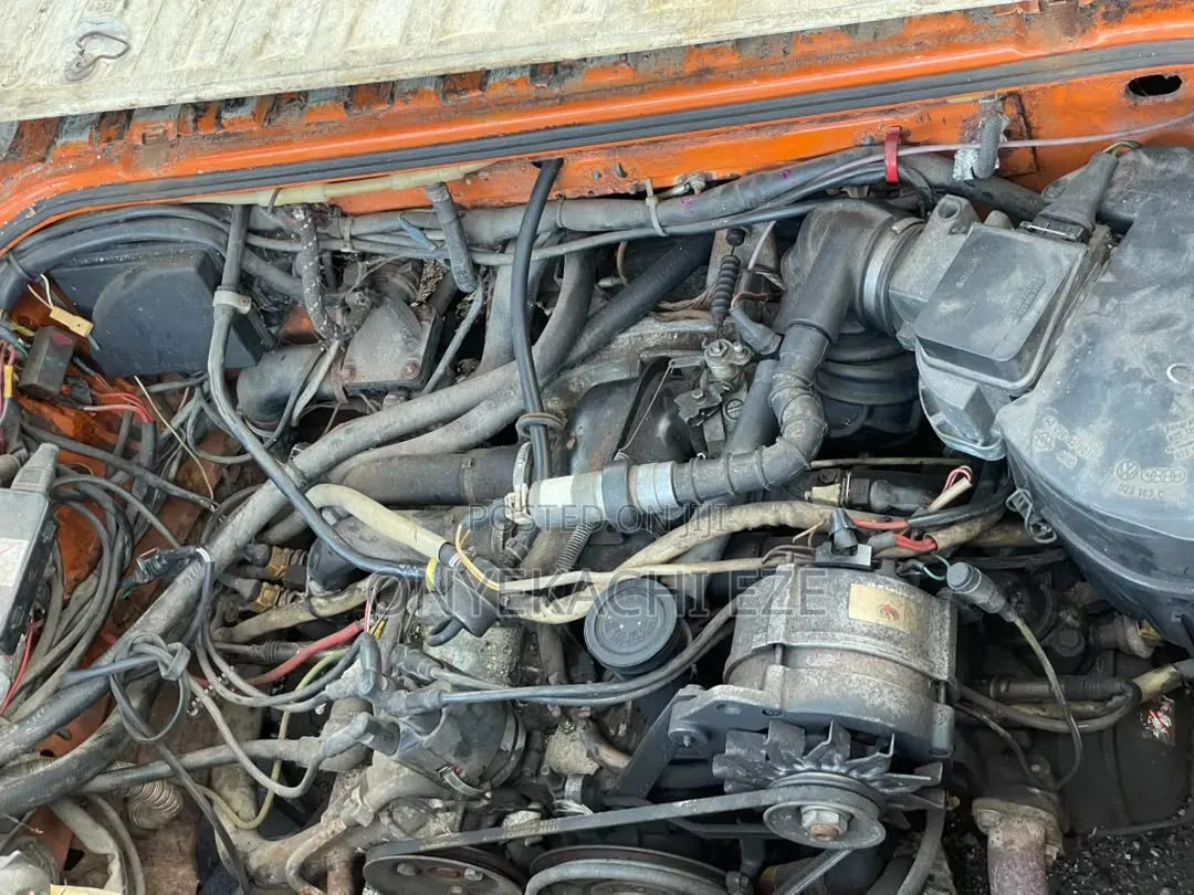 Volkswagen Transporter 2003 Orange