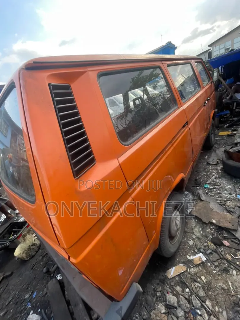 Volkswagen Transporter 2003 Orange