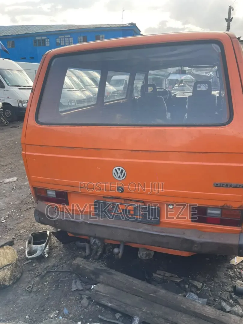 Volkswagen Transporter 2003 Orange