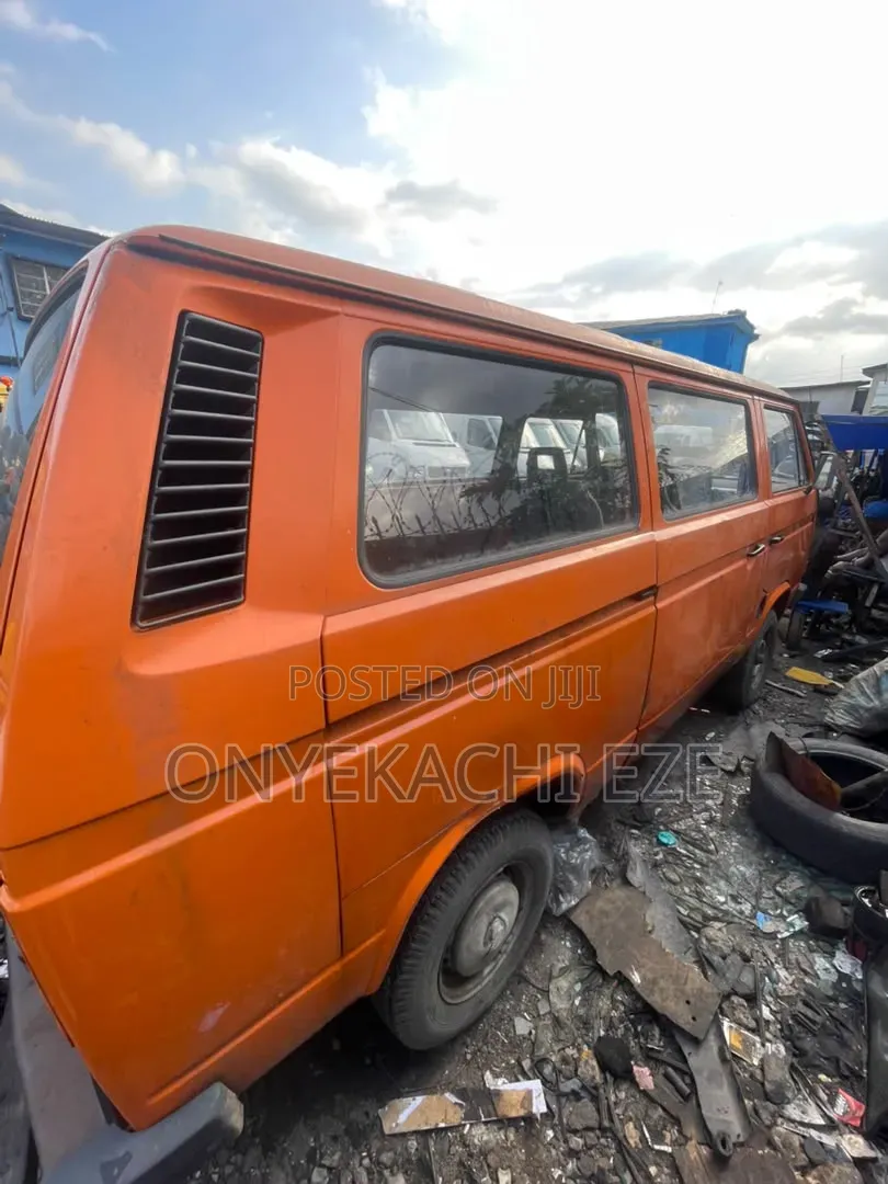 Volkswagen Transporter 2003 Orange