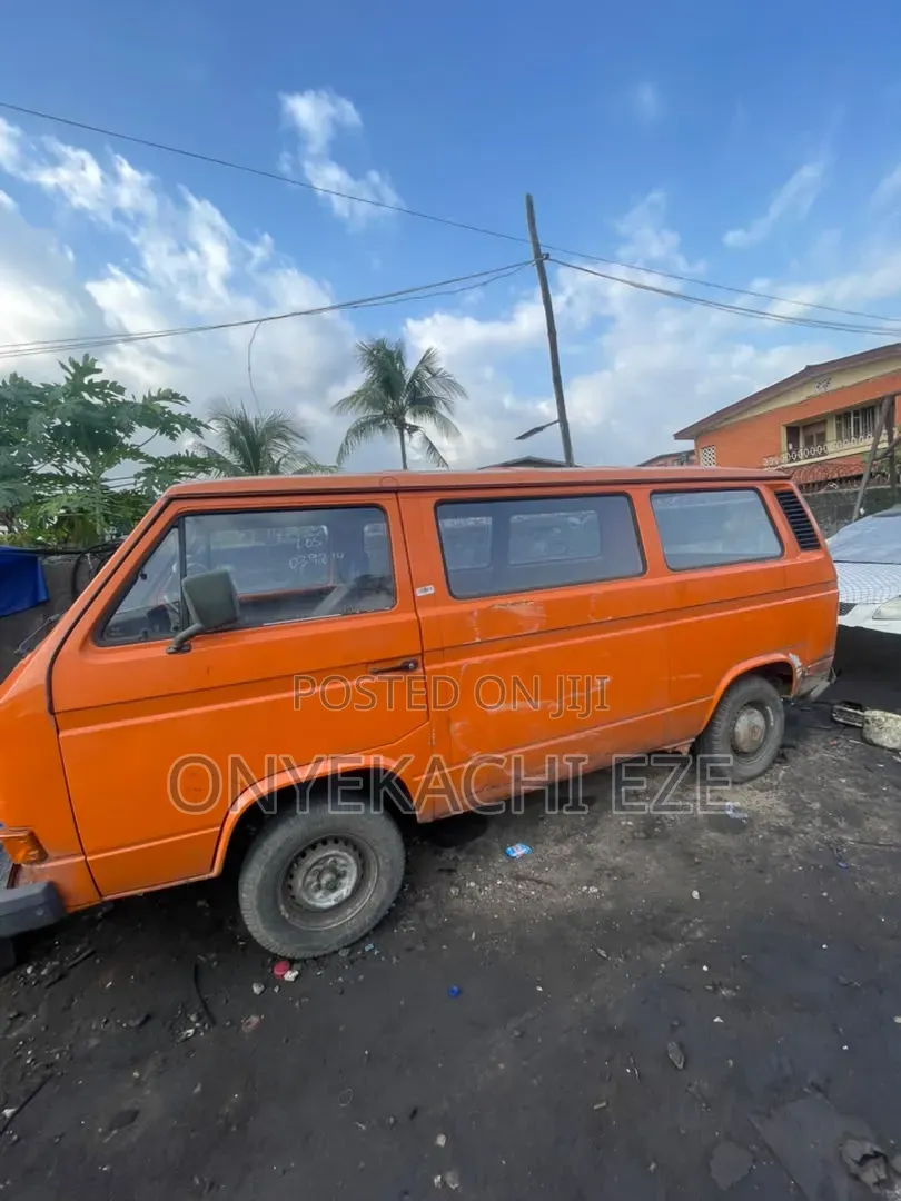 Volkswagen Transporter 2003 Orange