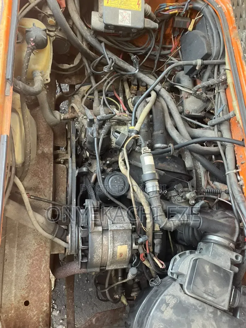 Volkswagen Transporter 2003 Orange
