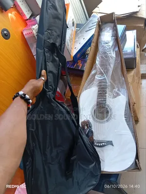 Box Guitar Player
