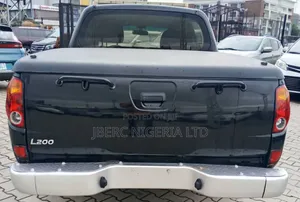 Mitsubishi L200 2014 Black