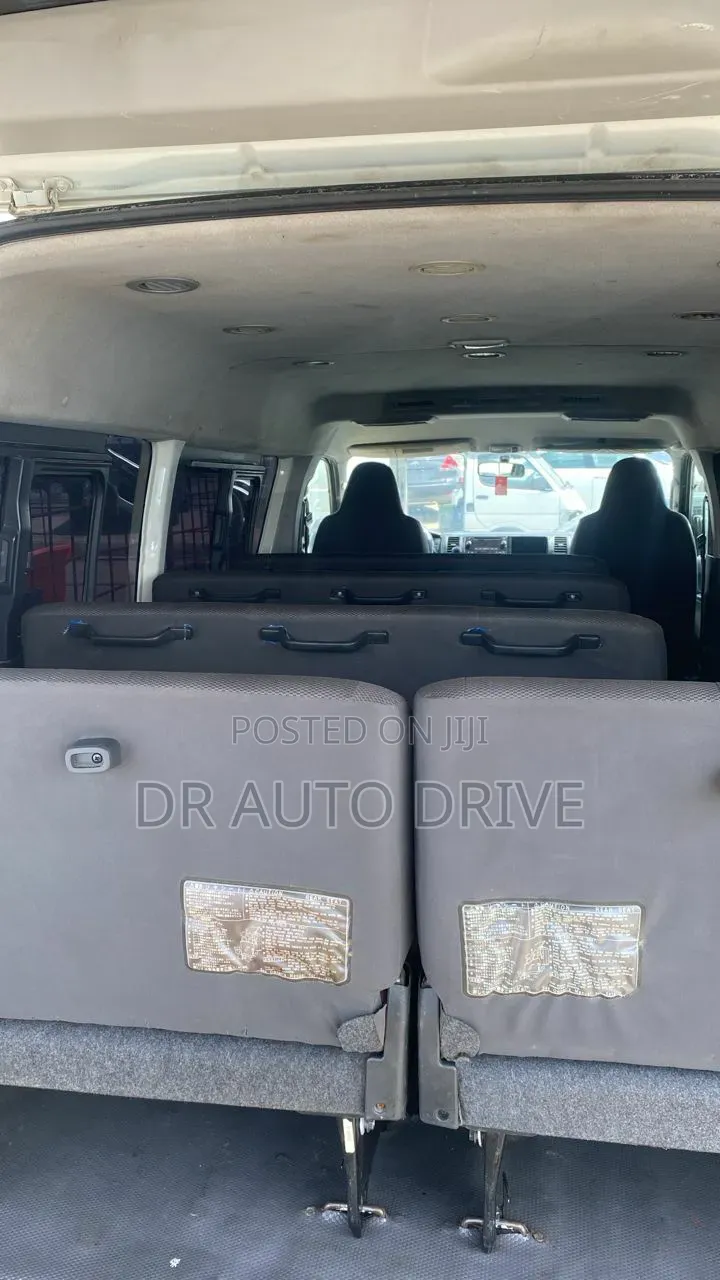 Toyota HiAce 2015 White