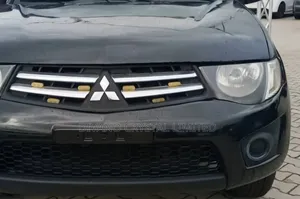 Mitsubishi L200 2014 Black