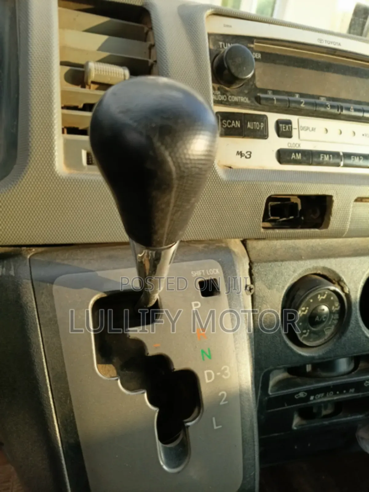Toyota HiAce 2009 Grey