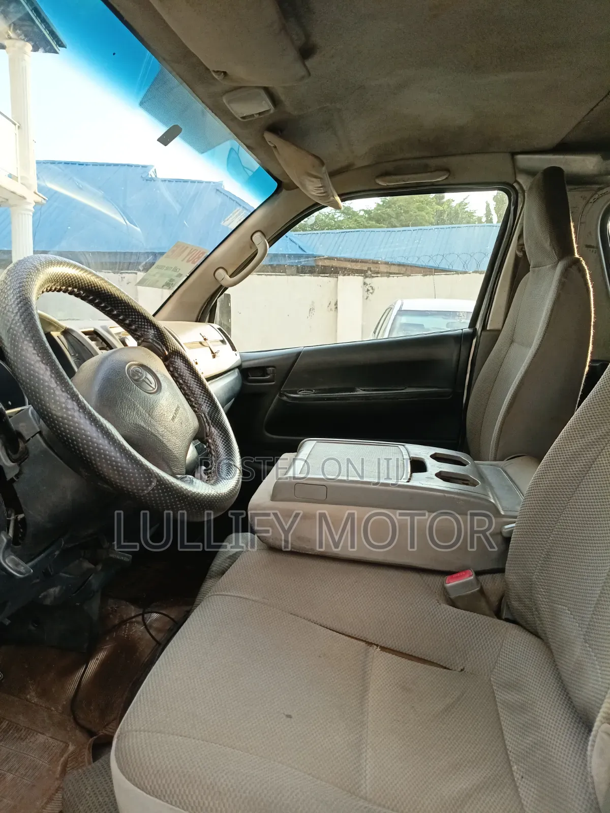 Toyota HiAce 2009 Grey