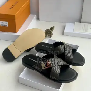 Men's Louis Vuitton Luxury Slippers (Brand New)