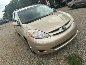 Toyota Sienna LE AWD 2008 Brown