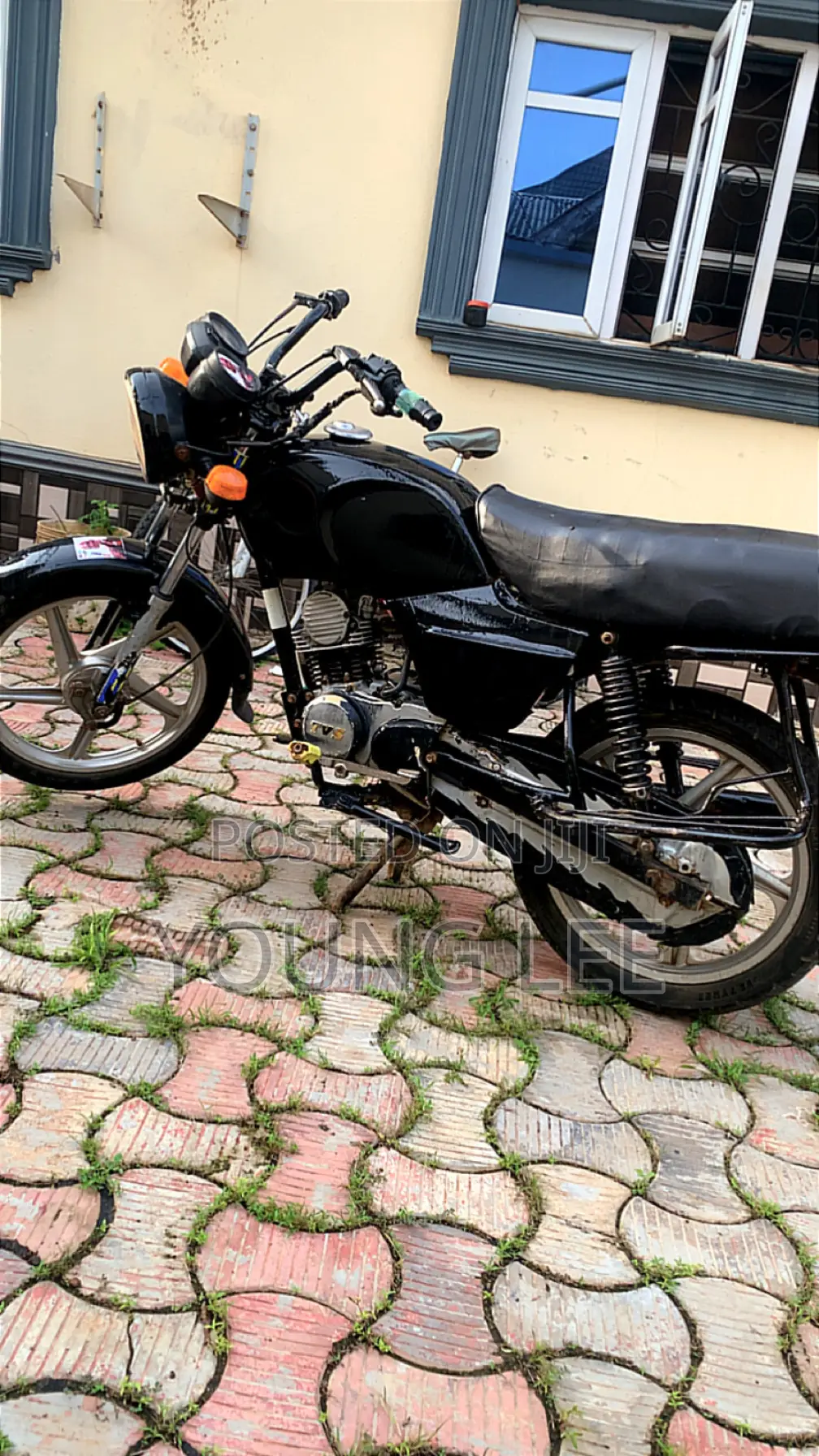 TVS HLX 125 2020 Black
