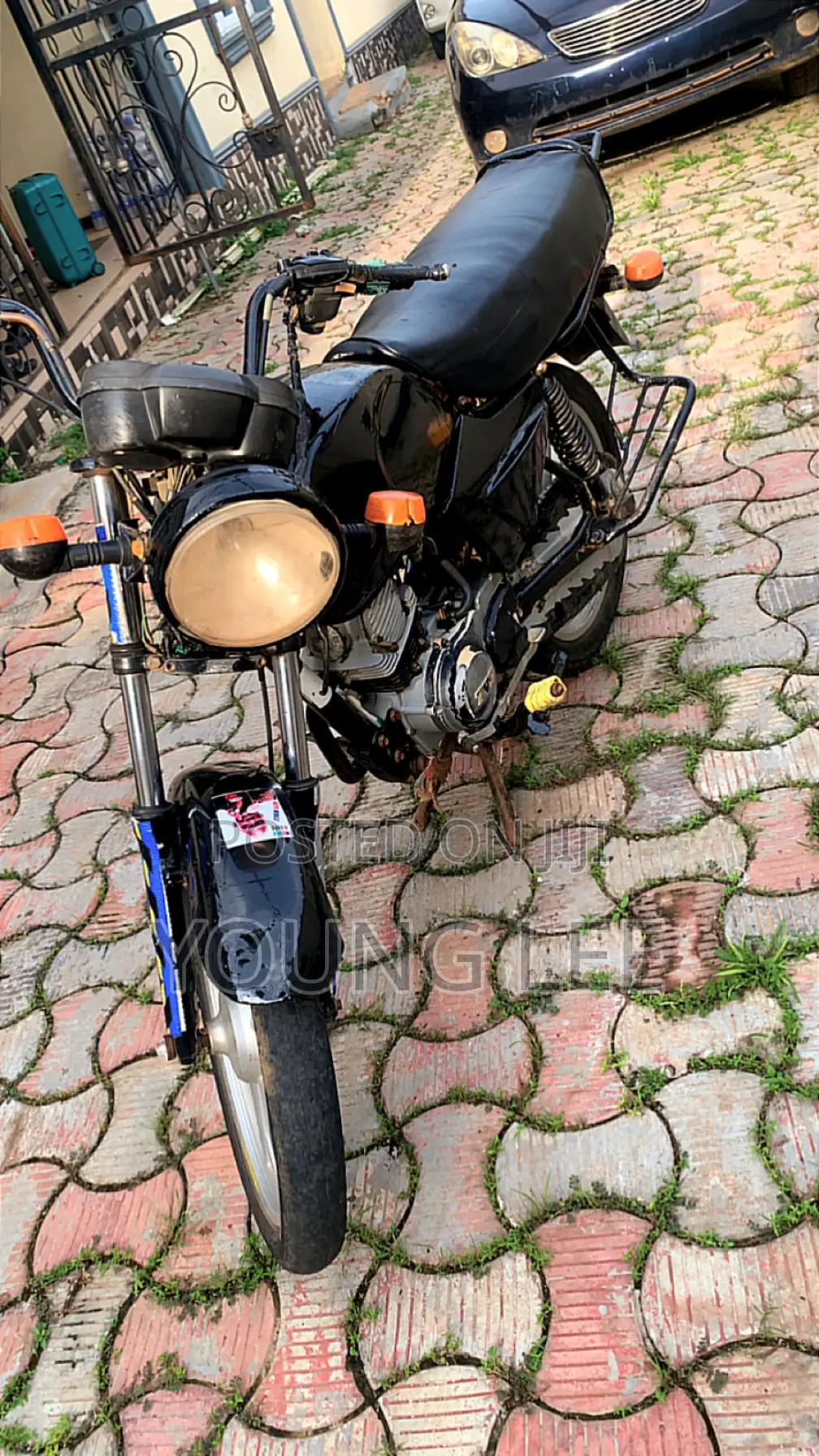 TVS HLX 125 2020 Black