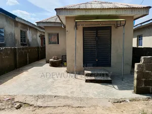 2bdrm Block of Flats in Emily, Igbogbo for sale