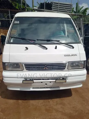 Mitsubishi Delica 2005 White