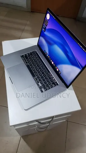 Laptop Apple MacBook 2019 64GB Intel Core i9 SSD 1T