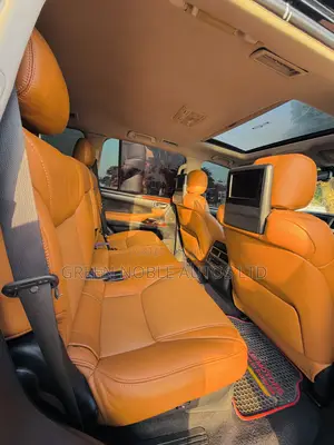Lexus LX 570 (5 seats) AWD 2019 Black