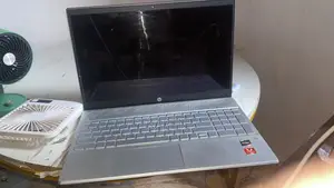 Laptop HP Pavilion 15-cs3063cl 16GB Intel SSD 256GB