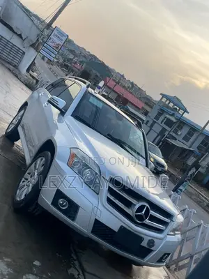 Mercedes-Benz GLK-Class 350 2010