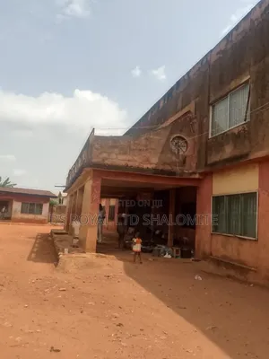 3bdrm Block of Flats in Benin City for sale