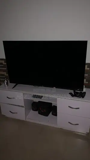 65 Inches Smart Tv (Lg)