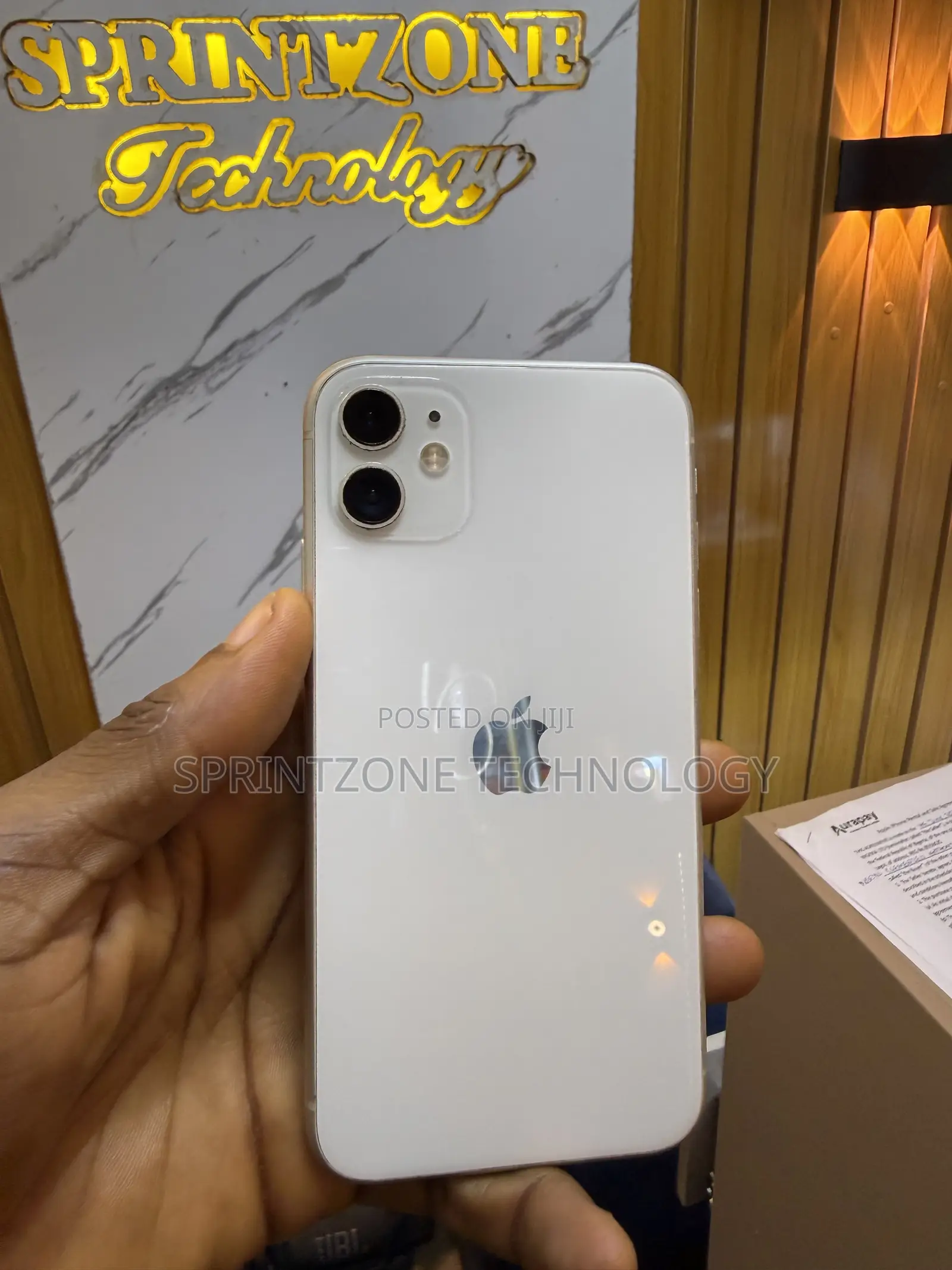 Apple iPhone 11 64 GB White