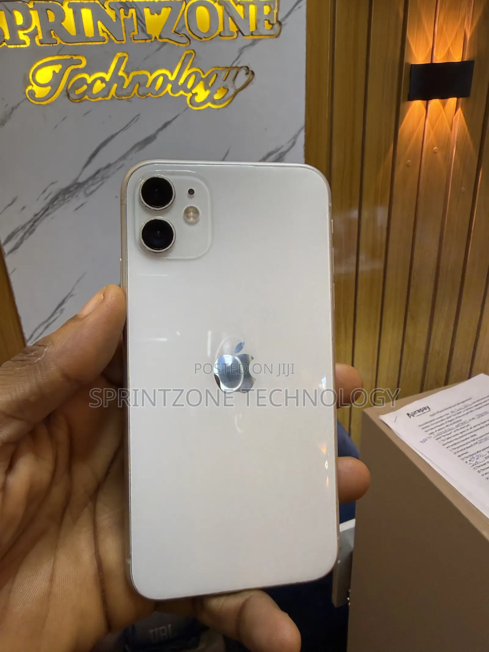 Apple iPhone 11 64 GB White
