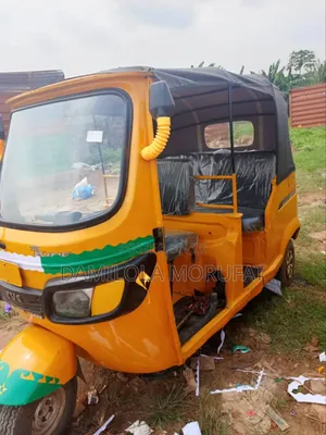 TVS Apache RTR 160 4V 2019 Yellow