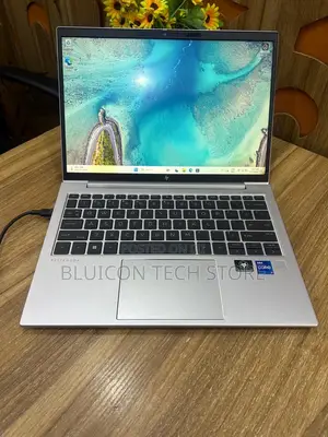 Laptop HP EliteBook 830 G9 16GB Intel Core i7 SSD 512GB