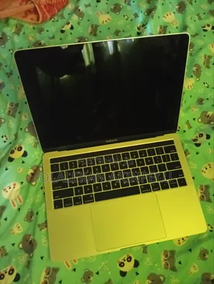 Laptop Apple MacBook Pro 2017 16GB Intel Core i7 HDD+SSD 256GB