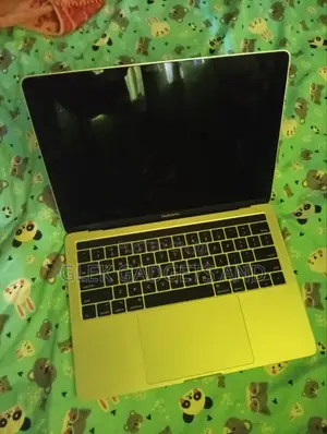 Laptop Apple MacBook Pro 2017 16GB Intel Core i7 HDD+SSD 256GB