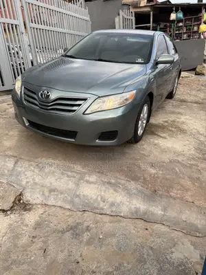 Toyota Camry LE 4dr Sedan (2.5L 4cyl 6A) 2011 Green