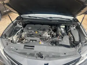 Toyota Camry SE FWD (2.5L 4cyl 8AM) 2018 Black