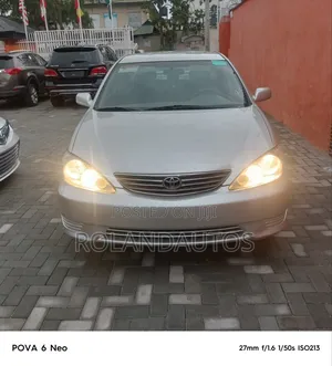 Toyota Camry LE 4dr Sedan (2.4L 4cyl 5A) 2005 Silver