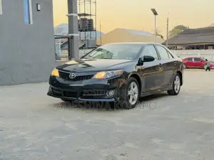 Toyota Camry SE 4dr Sedan w/Prod. End 11/13 (2.5L 4cyl 6A) 2014