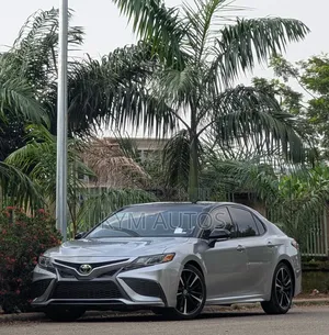 Toyota Camry 2019 Silver