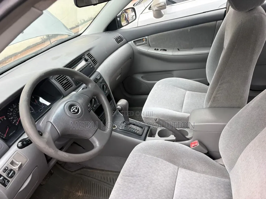 Toyota Corolla 2004 Gray