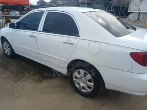 Toyota Corolla Sedan 2004 White