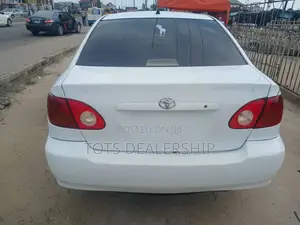 Toyota Corolla Sedan 2004 White