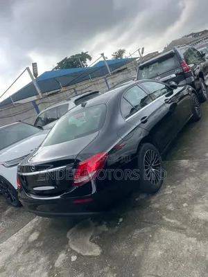 Mercedes-Benz E200 2017 Black
