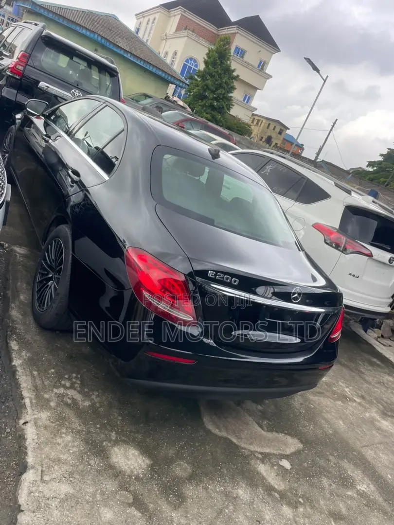 Mercedes-Benz E200 2017 Black