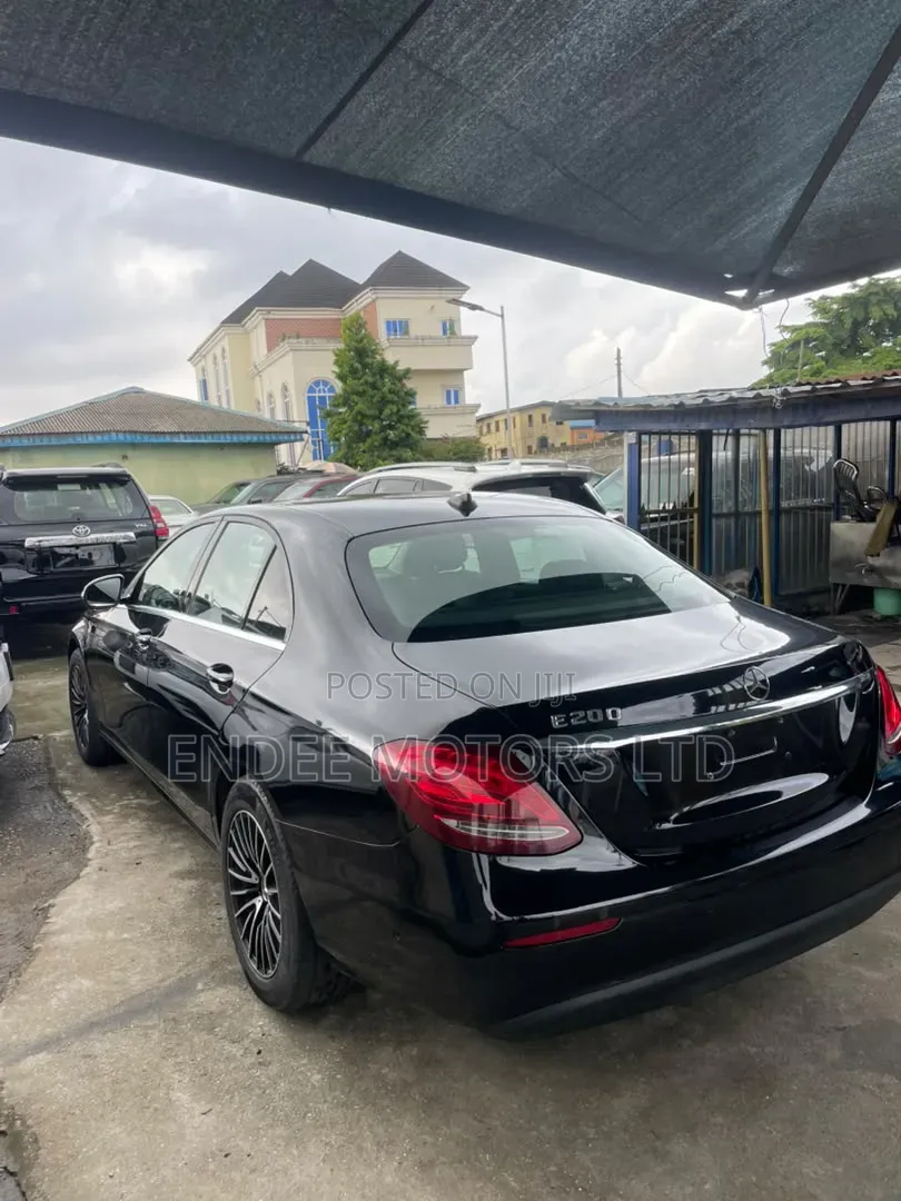 Mercedes-Benz E200 2017 Black
