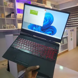 Laptop HP Omen 15-dh002nr 8GB Intel Core i7 SSD 1T