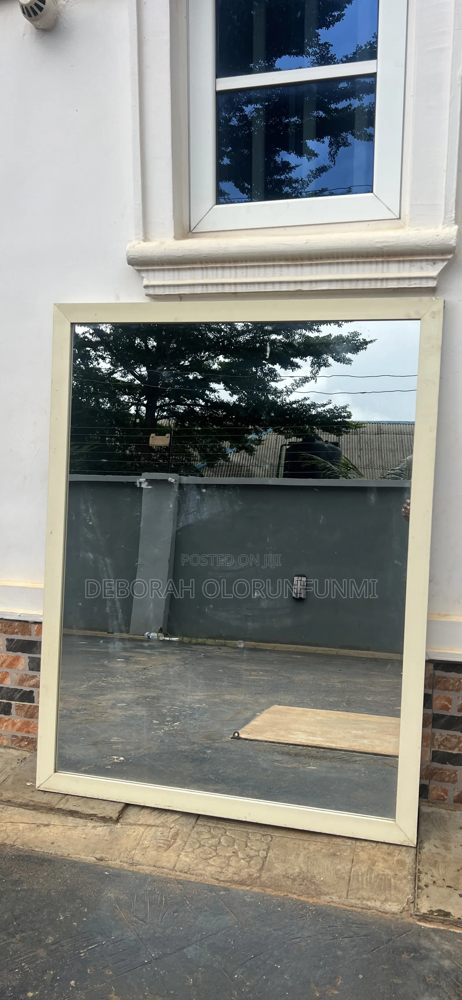 Salon Mirror