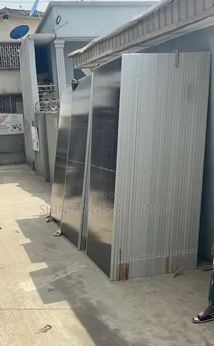Original Jinko 715w Solar Panels