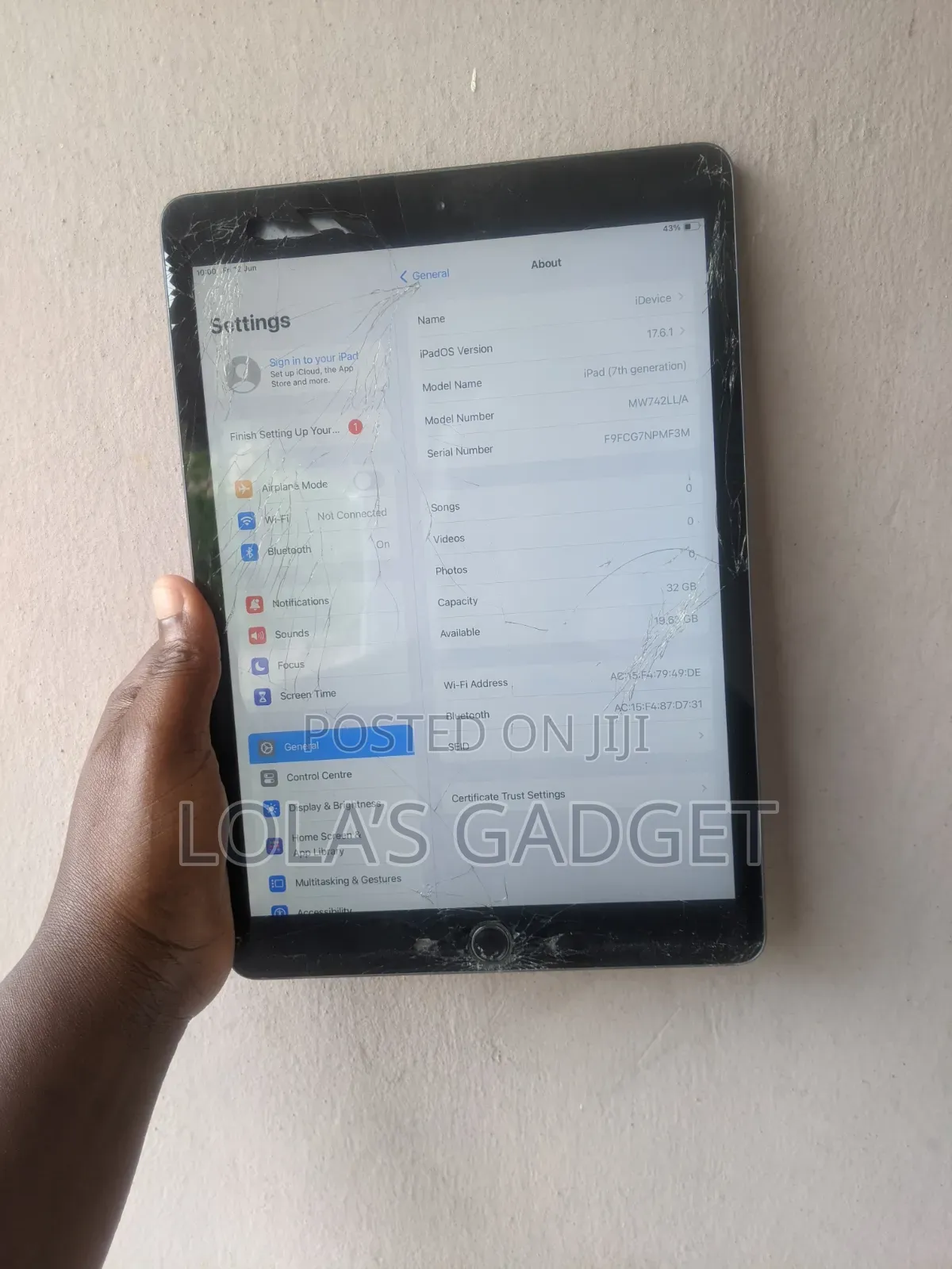 Apple iPad 10.2 (2019) 32 GB Gray