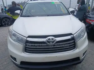 Toyota Highlander XLE V6 4x4 (3.5L 6cyl 6A) 2016 White