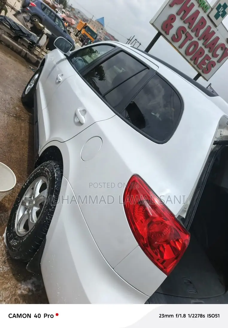 Hyundai Santa Fe 2010 White