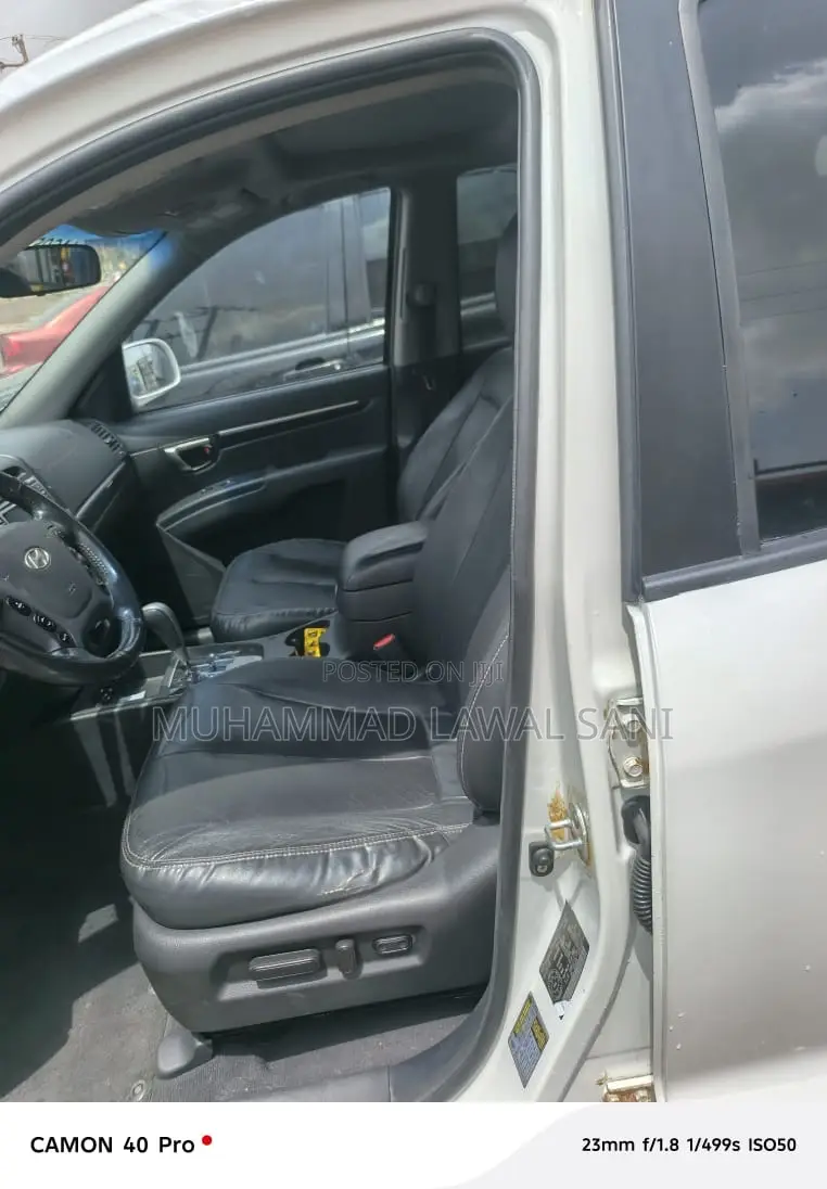 Hyundai Santa Fe 2010 White