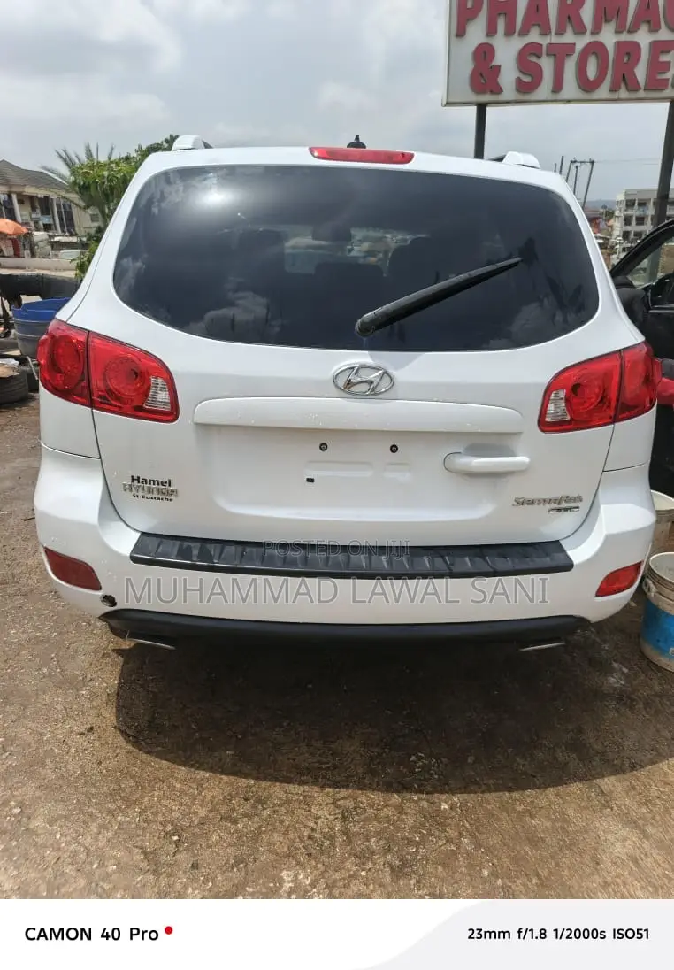 Hyundai Santa Fe 2010 White